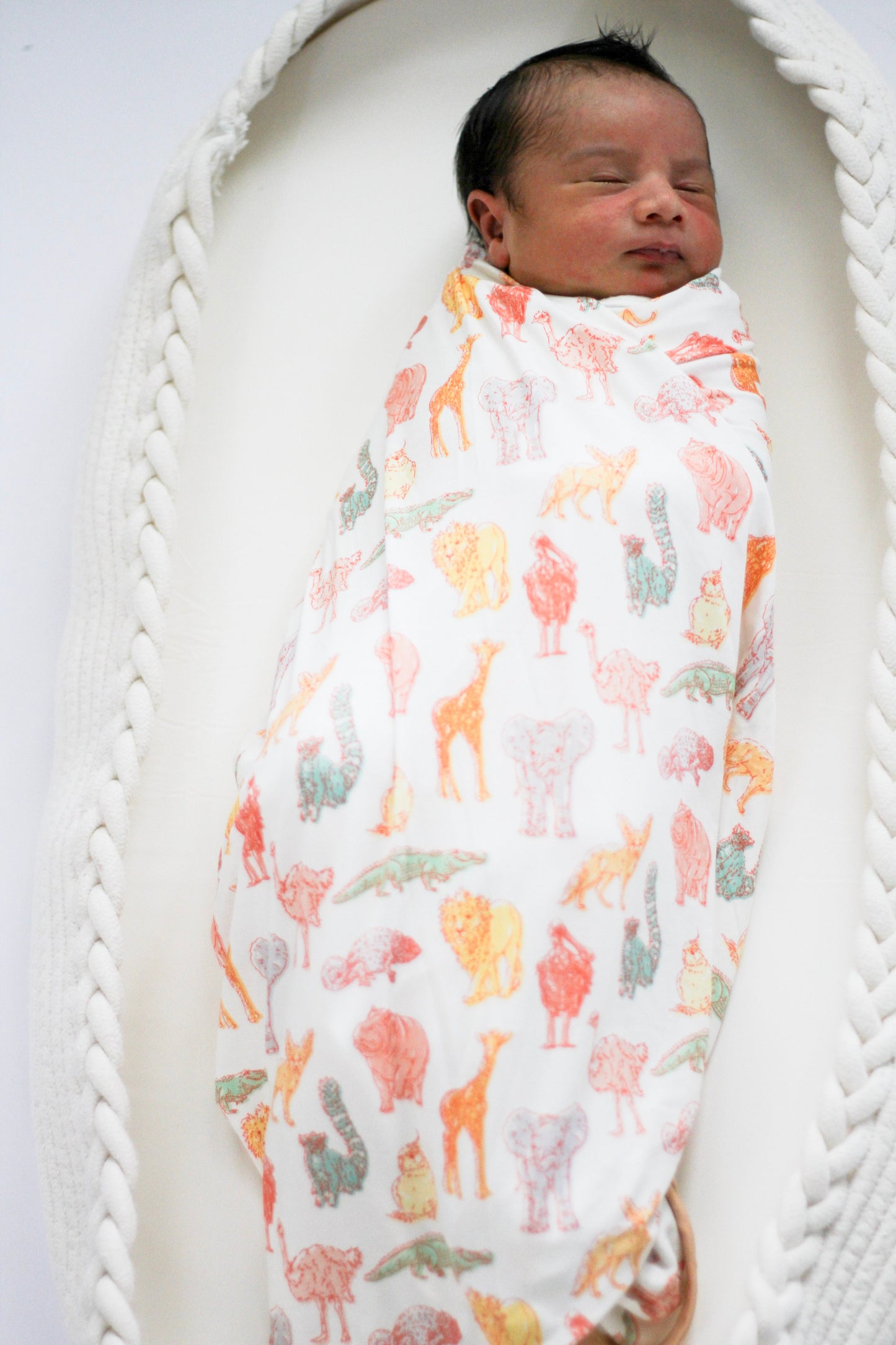 Newborn Bamboo Swaddle – Soft, Breathable with Bow or Hat