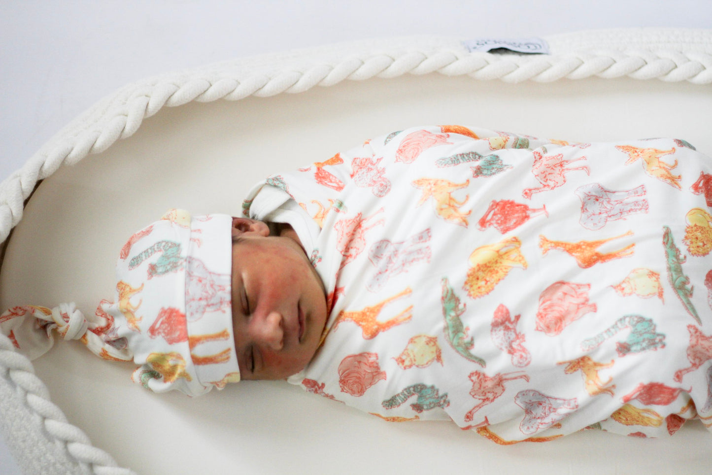 Newborn Bamboo Swaddle – Soft, Breathable with Bow or Hat